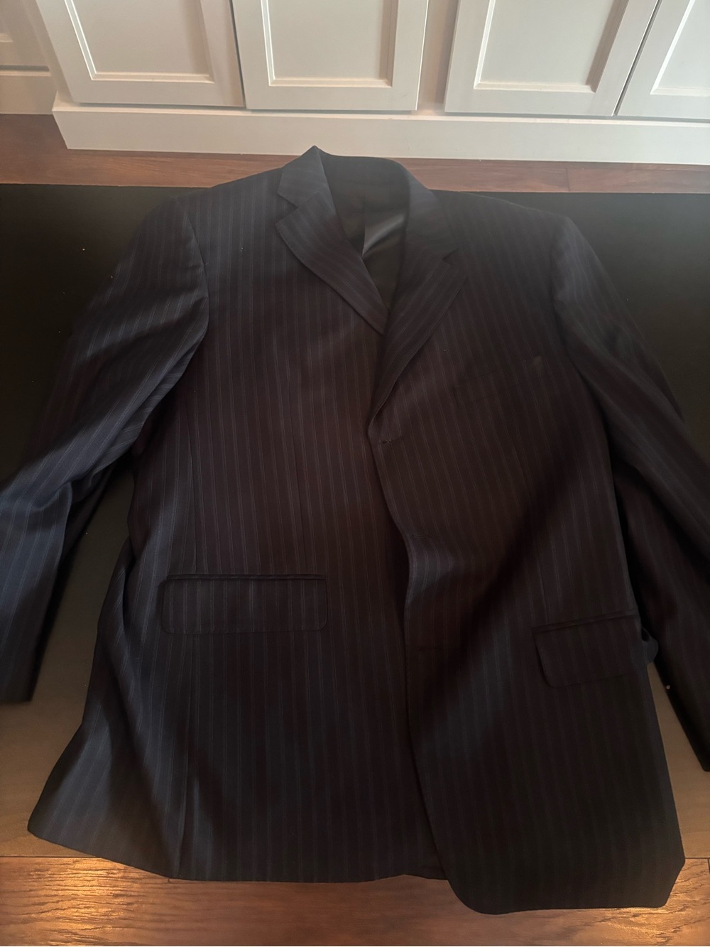Men's two suits - Picture 3 of 7